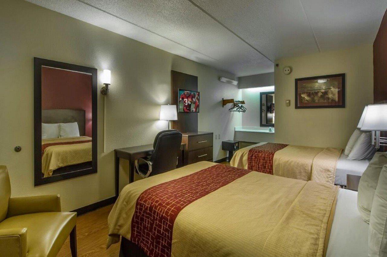 Red Roof Inn Atlanta - Кеннесо Экстерьер фото