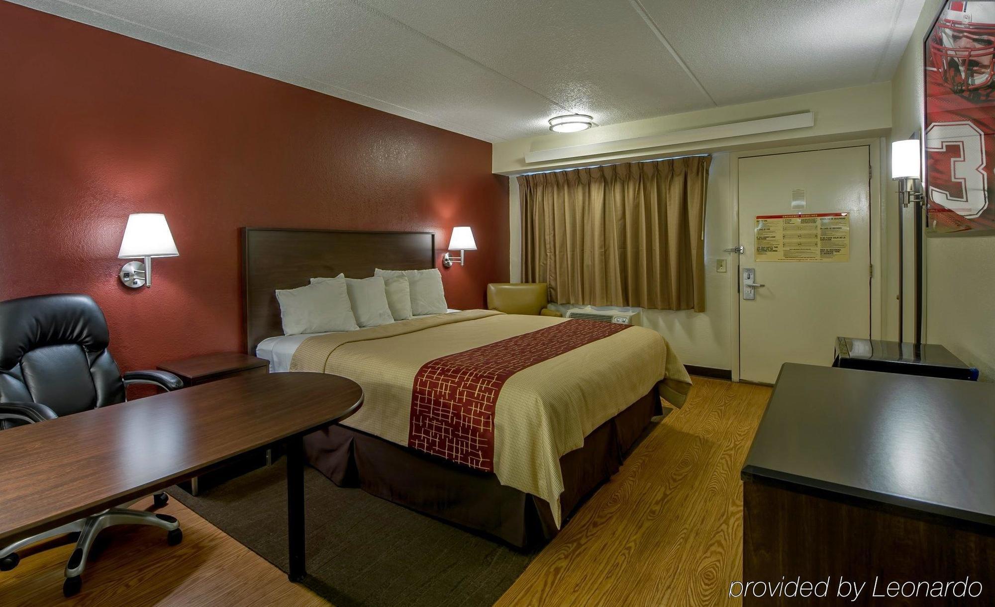 Red Roof Inn Atlanta - Кеннесо Экстерьер фото