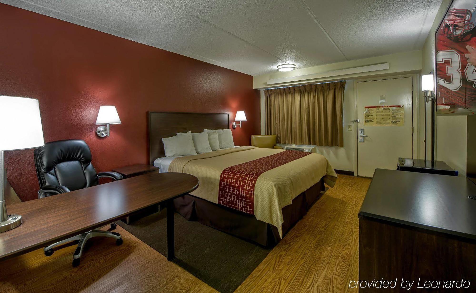 Red Roof Inn Atlanta - Кеннесо Экстерьер фото