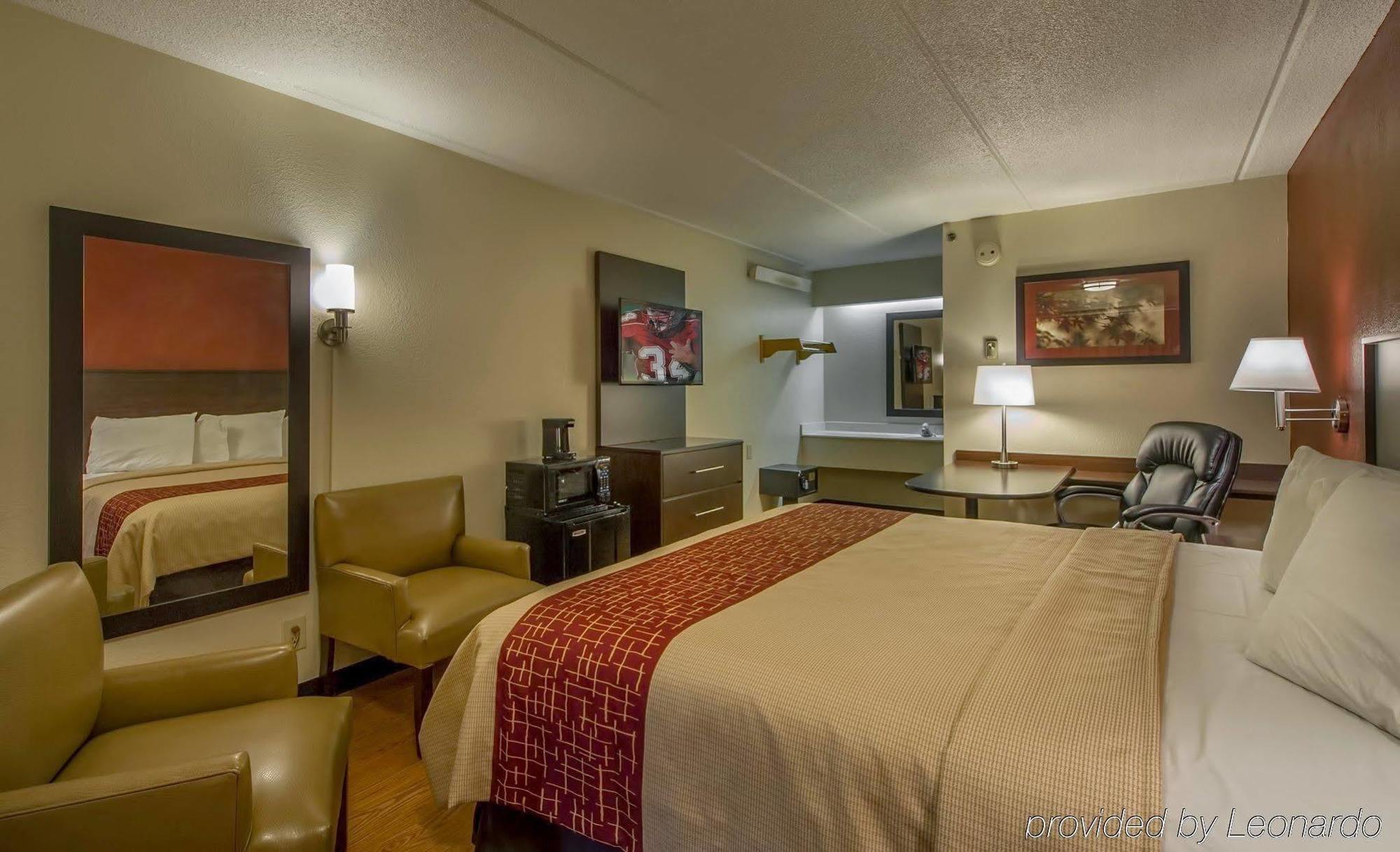 Red Roof Inn Atlanta - Кеннесо Экстерьер фото